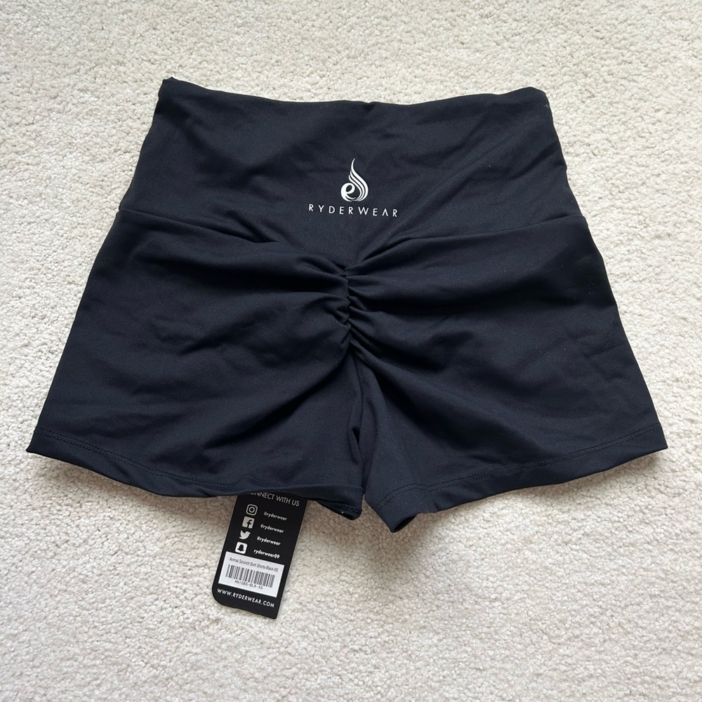 Ryderwear Animal scrunch Bum Black High-Waisted Shorts - Picture 8 of 10
